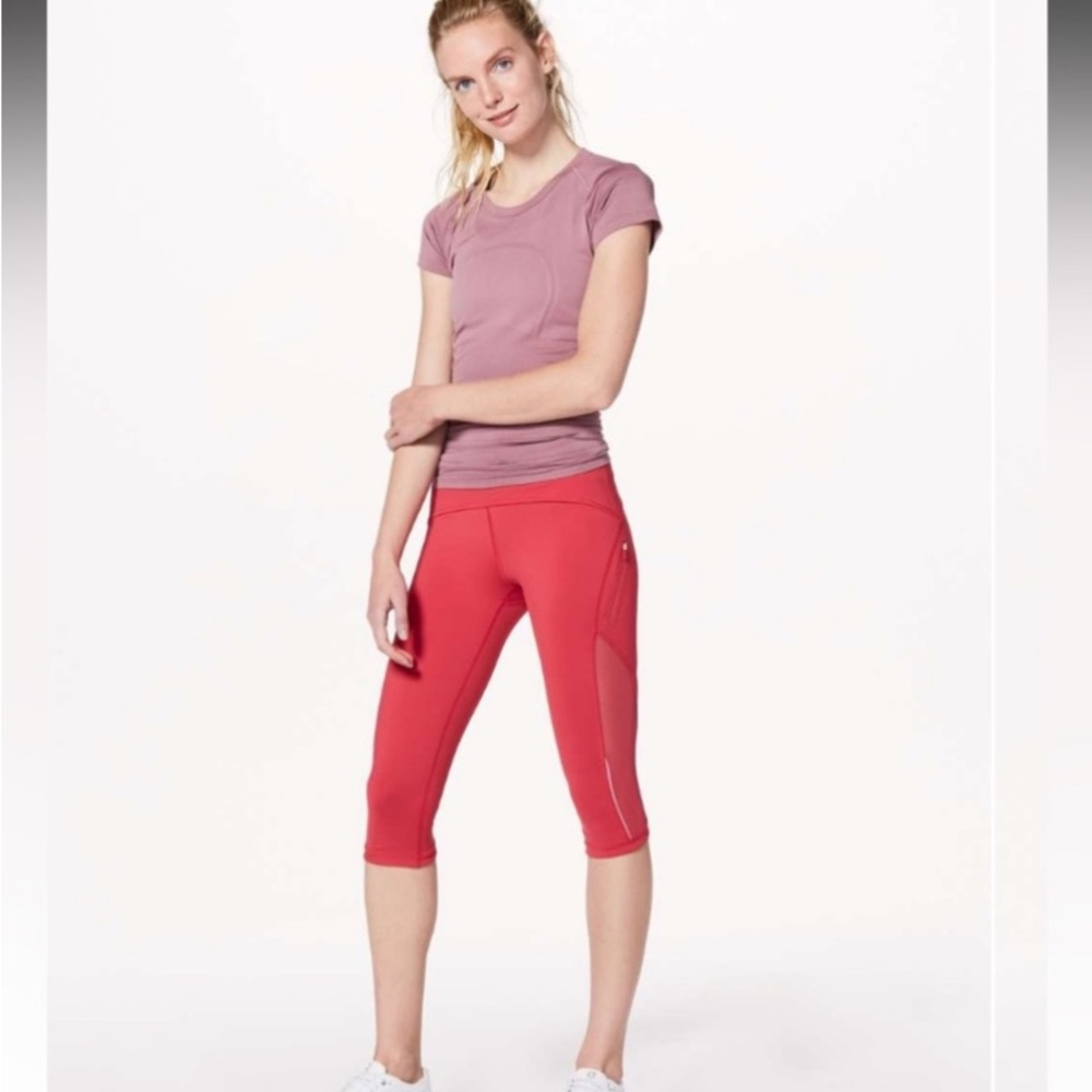 EUC Lululemon Sun Runner Crop in Fuschia Pink